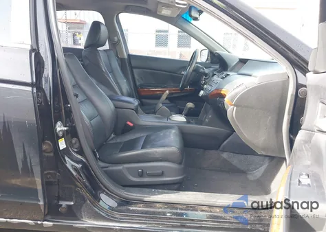 2011 Honda Accord 2.4 Ex-L z USA, uszkodzony, nr VIN 1HGCP2F89BA054087